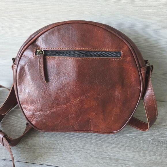 Madosh Genuine Leather Womens Semi-Circular Crossbody Hobo Shoulder Bag - Picture 3 of 14